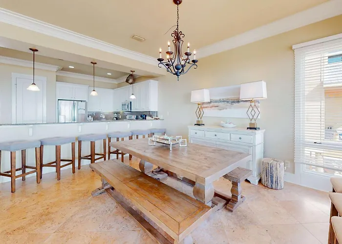 Luxurious Gulf-front W Direct Access Close To Shops & Dining Holiday home Gulf Shores