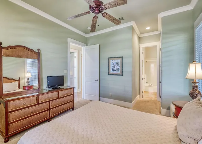 Luxurious Gulf-front W Direct Access Close To Shops & Dining Holiday home Gulf Shores