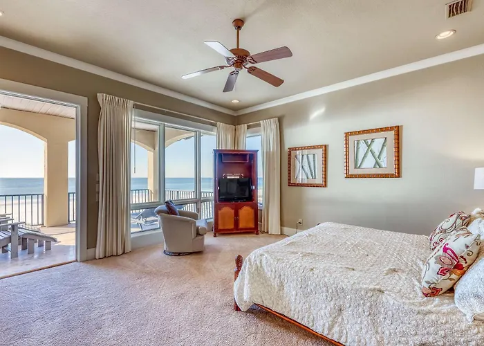Luxurious Gulf-front W Direct Access Close To Shops & Dining