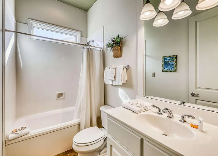 Holiday home Luxurious Gulf-front W Direct Access Close To Shops & Dining