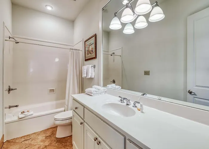 Holiday home Luxurious Gulf-front W Direct Access Close To Shops & Dining *